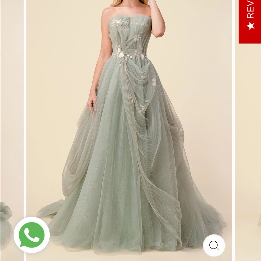 *COUTURE* selling this gorgeous strapless gown by Andrea & Leo couture